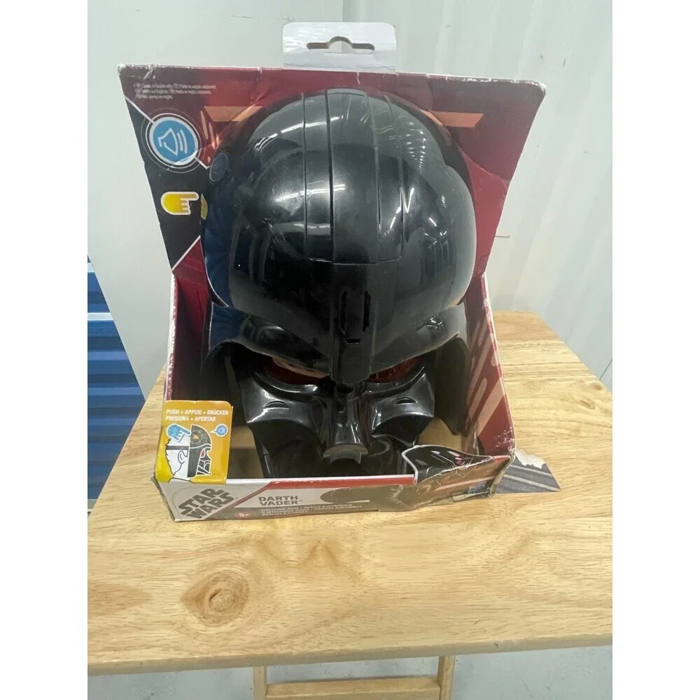 Star Wars DARTH VADER Electronic Mask, Phrases & Sound Effects, NEW In Box